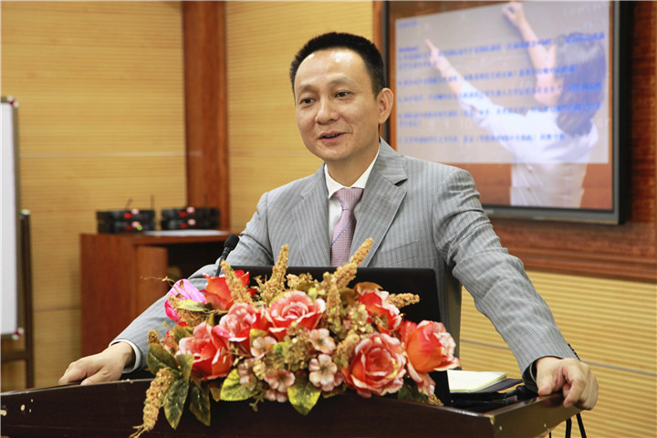 共享世界教育資源，培養(yǎng)國際精英人才