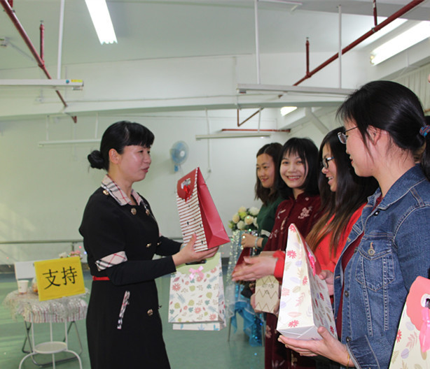 家園合力，共創(chuàng)佳績-----花園幼兒園家委會(huì)活動(dòng)報(bào)道
