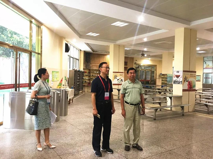 責任督學來校督導，美好教育再添助力——龍華區(qū)中小學第六責任區(qū)督學一行5人來我校進行督導檢查