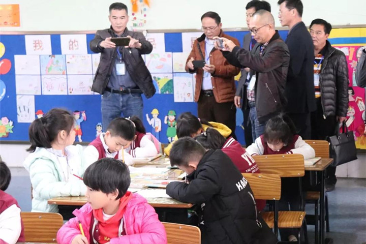 湛江遂溪小學(xué)校長(zhǎng)督學(xué)高級(jí)研修班考察團(tuán)來校考察學(xué)習(xí)