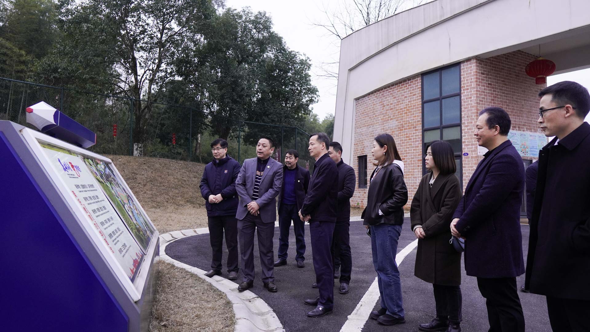 湖南省駐京辦領(lǐng)導(dǎo)調(diào)研郴州市遠(yuǎn)恒佳學(xué)校、遠(yuǎn)恒佳教育公園
